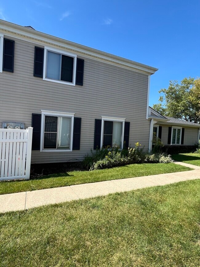 Foto del edificio - 1491 Quaker Ln