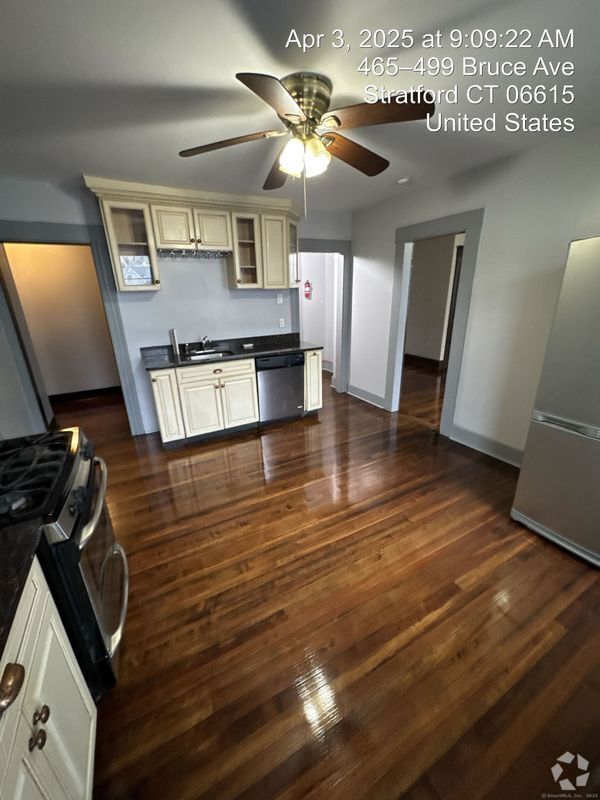 Building Photo - 2341 Barnum Ave