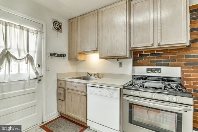 Foto del edificio - 6-A E Bellefonte Ave