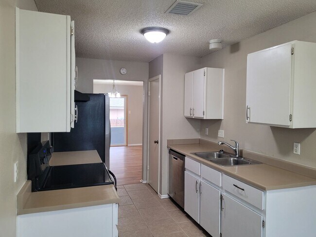 Building Photo - Lovely 3/2 Home Off Tezel Rd
