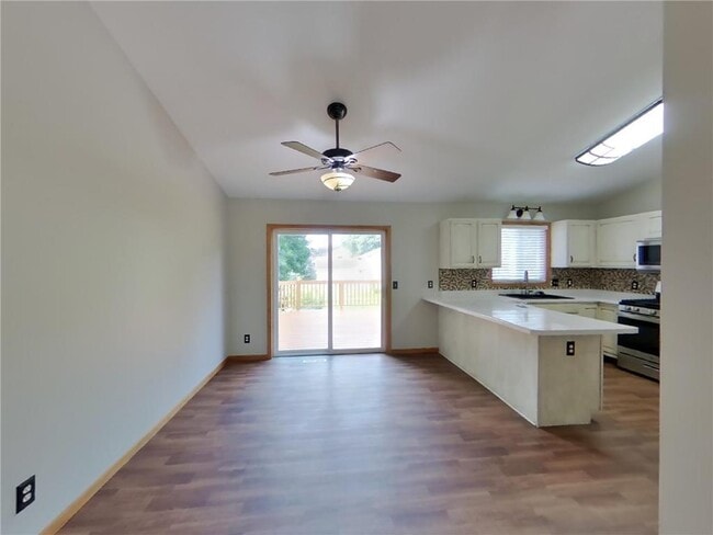 Building Photo - 6393 Wildwood Way