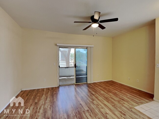 Building Photo - 5655 E Sahara Ave