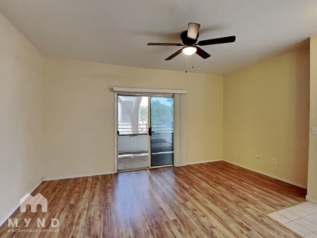 Foto del edificio - 5655 E Sahara Ave