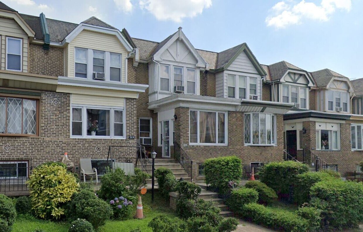 Foto principal - Spacious 4-Bed/2.5-Bath Townhome in Wynnef...