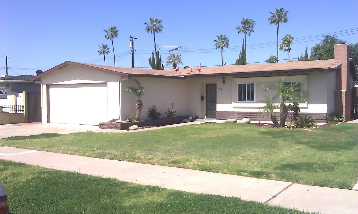 209 E Adams Ave, Orange, CA 92867 House for Rent in Orange, CA
