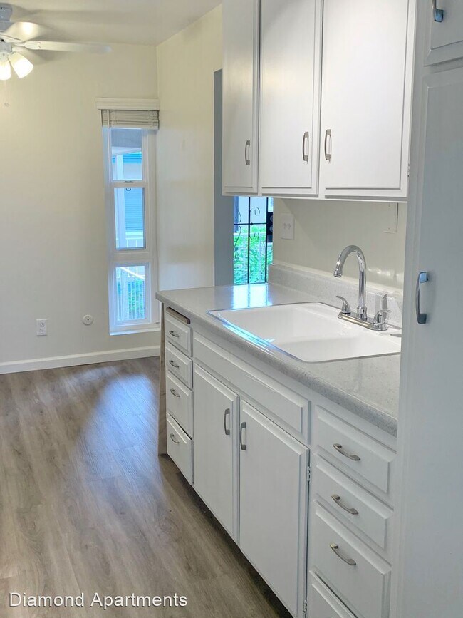 Foto del edificio - 4728 Lamont St