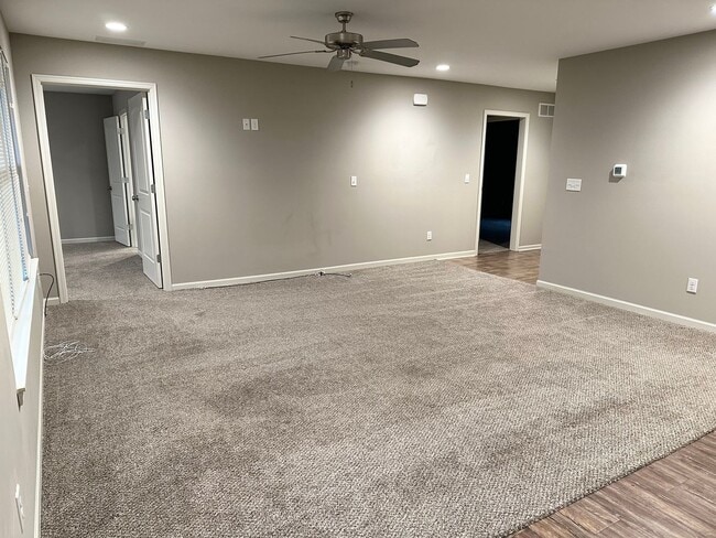 Building Photo - Single Level 2 Bed | 2 Bath | 2 Car Garage Attached Villa in Blue Springs