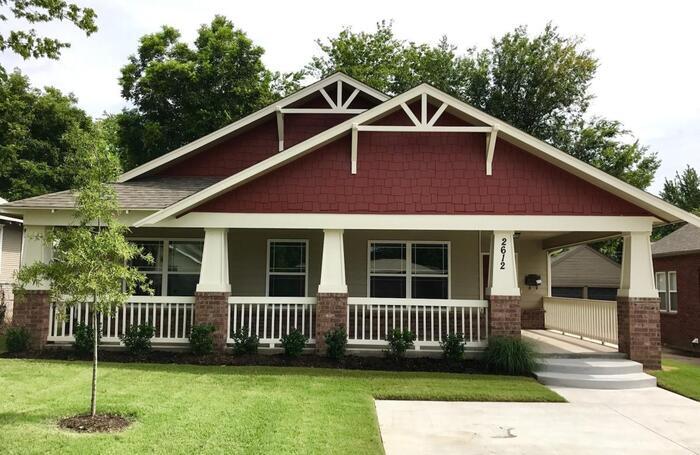 Primary Photo - 3/2 Open And Bright Craftsman!