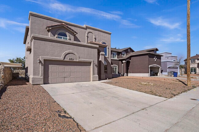 Building Photo - 2149 Shreya St