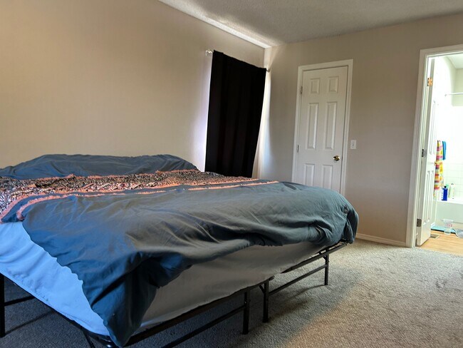 Foto del edificio - 1501 Coolcrest Dr
