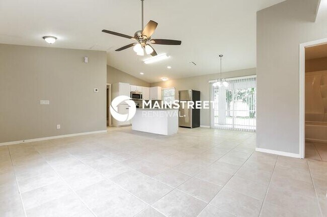Foto del edificio - 3 Bedroom Pet-Friendly Home in North Port, FL with Main Street Renewal