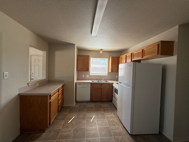 Building Photo - 1602 Aztec Trce