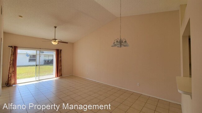 Building Photo - 14573 Laguna Beach Cir
