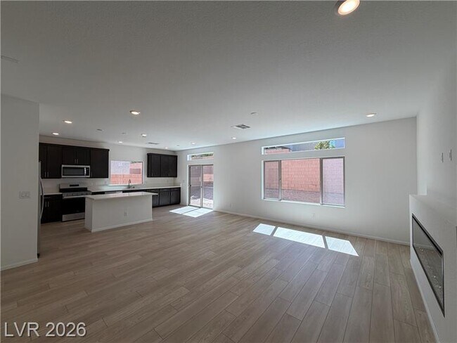Foto del edificio - 10021 Cooper Mountain St