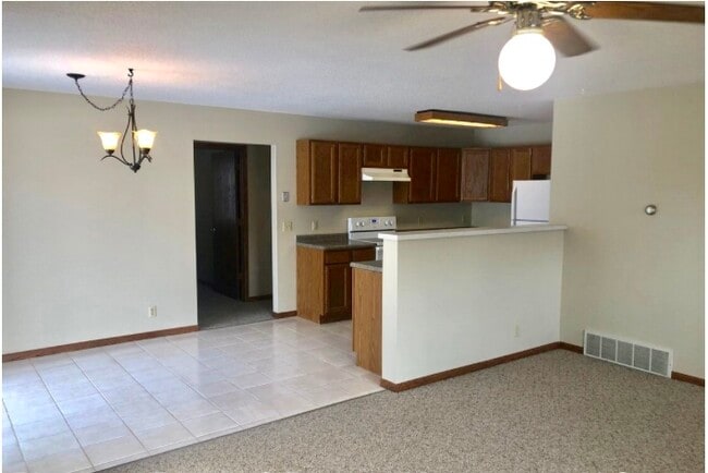 Building Photo - 2222 Melanie Ln