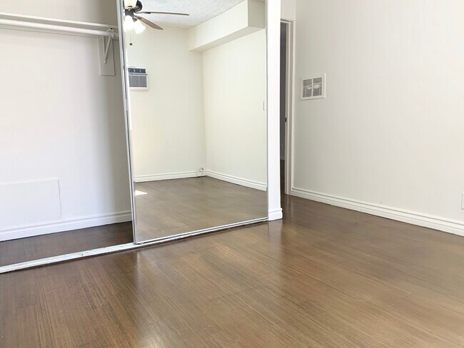 Building Photo - 6025 Ernest Ave