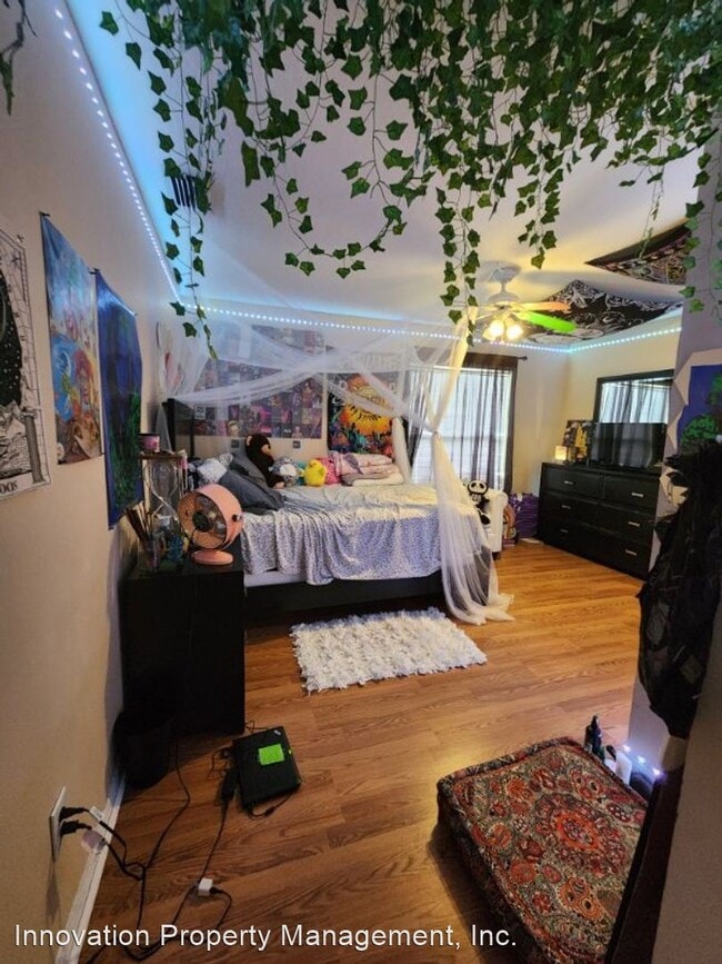 Building Photo - 4 br, 2 bath House - 1355 Hill Ave