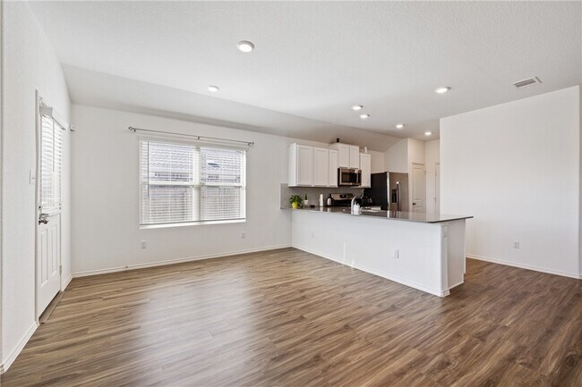 Foto del edificio - 21317 Wilmiller Ln