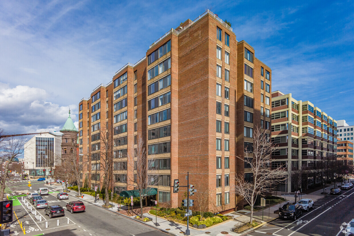 The Lauren - Apartments in Washington, DC | Apartments.com