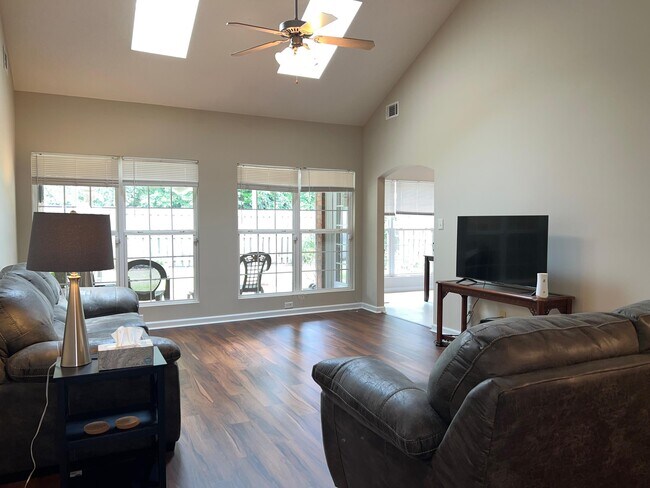 Foto del edificio - 679 Kensington Ct SE