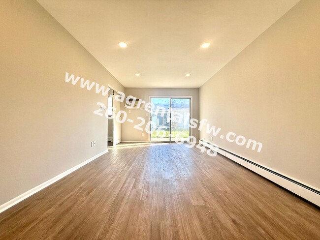 Building Photo - 1420 Green Rd