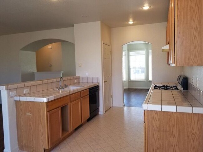 Building Photo - House For Rent in Chichester HOA-Gardnerville