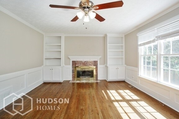 Building Photo - 2294 Stratford Ln