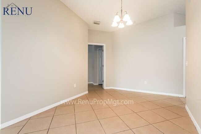 Foto del edificio - Available Now!