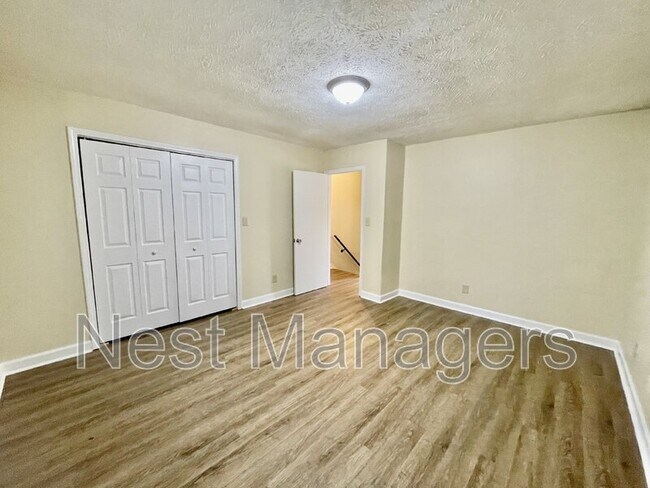 Foto del edificio - 5852 Aftonshire Dr