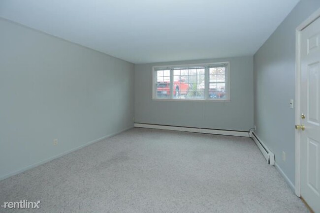 Building Photo - 2 br, 1 bath Apartment - 917 E Main St Apt 5