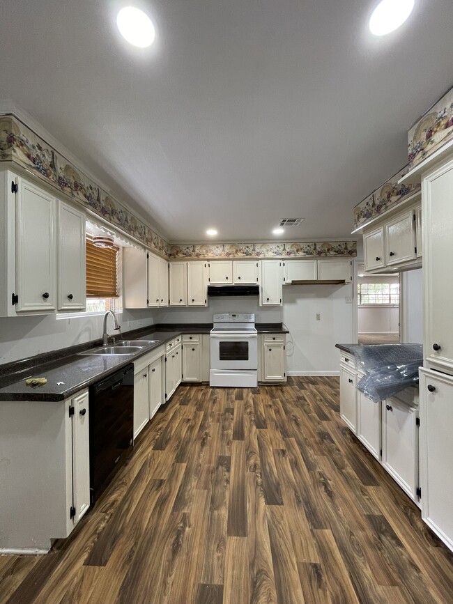 Building Photo - 10020 Gamma Dr