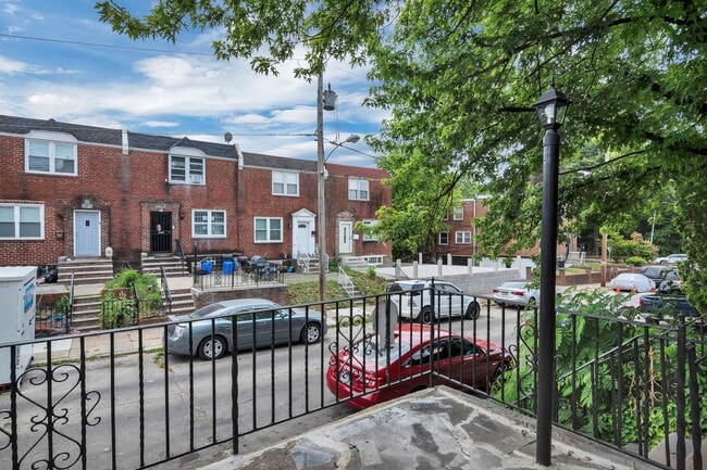 Building Photo - 1721 S Edgewood St