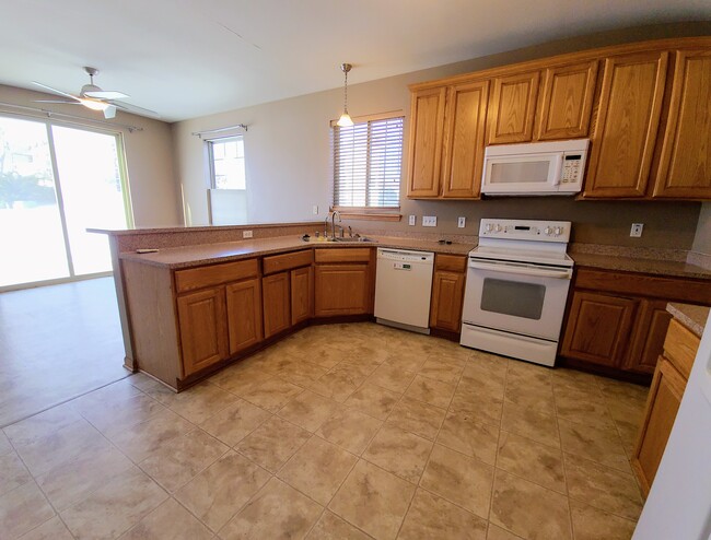 Building Photo - 1805 Deer Path