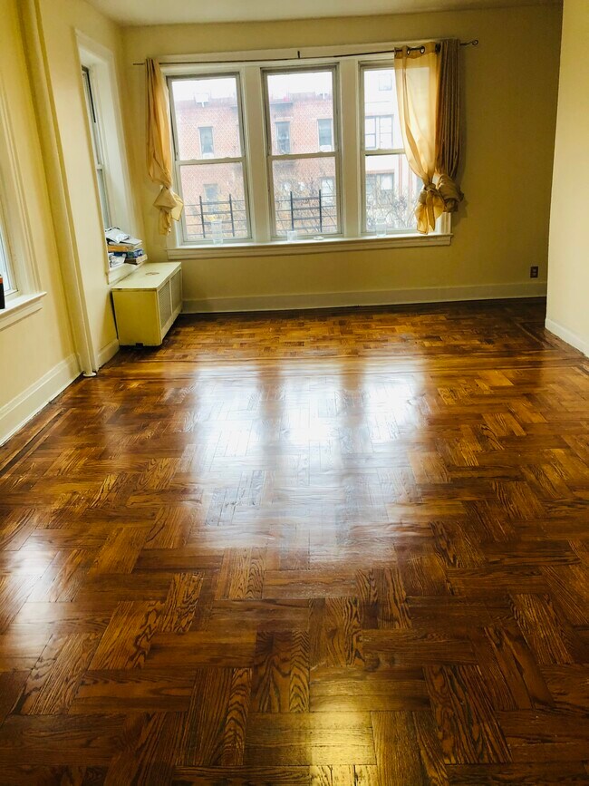 Foto del edificio - 644 W 207th St