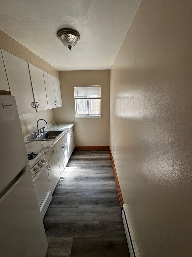 Interior Photo - 1871 7th St E