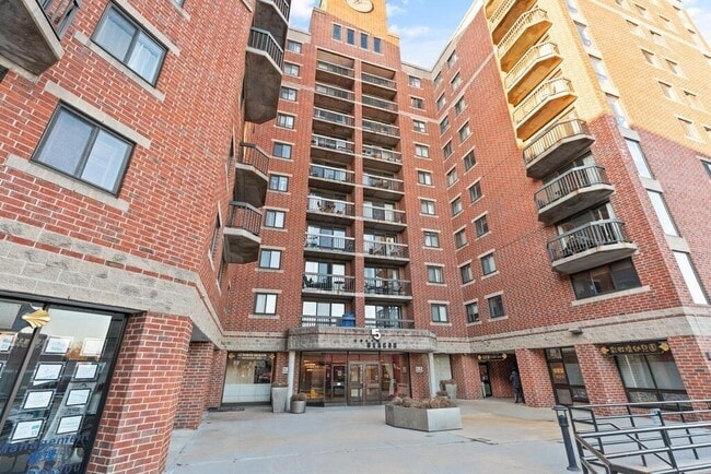 Building Photo - 15 N Beacon St