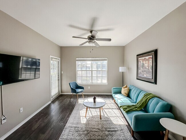 Foto del edificio - 6225 Saratoga Blvd