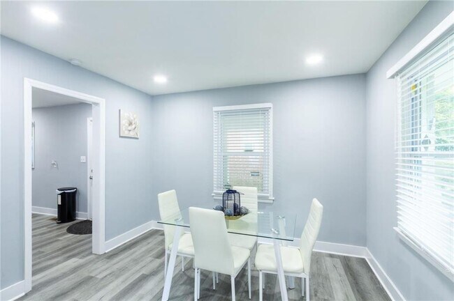 Foto del edificio - 73 Anderson Ave NW