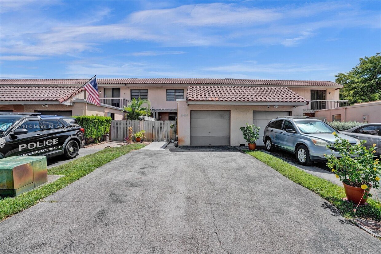 Foto principal - 20607 NE 7th Ct