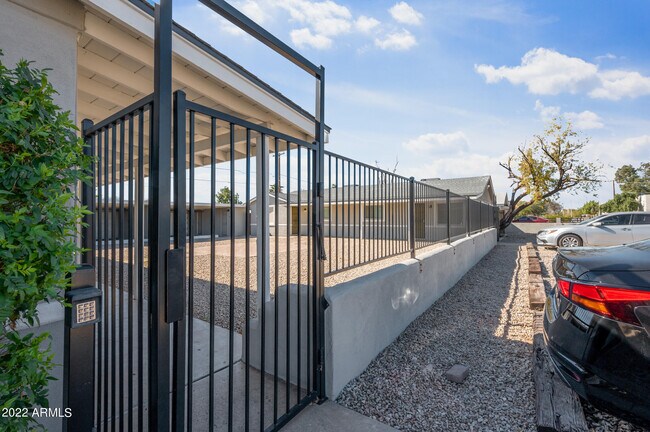 Foto del edificio - 837 E Alice Ave