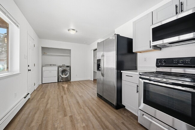Foto del edificio - $1,495.95 2-bed, 1-bath, located in Denver with a washer and dryer.