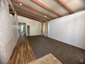 Building Photo - 1785 S King Rd