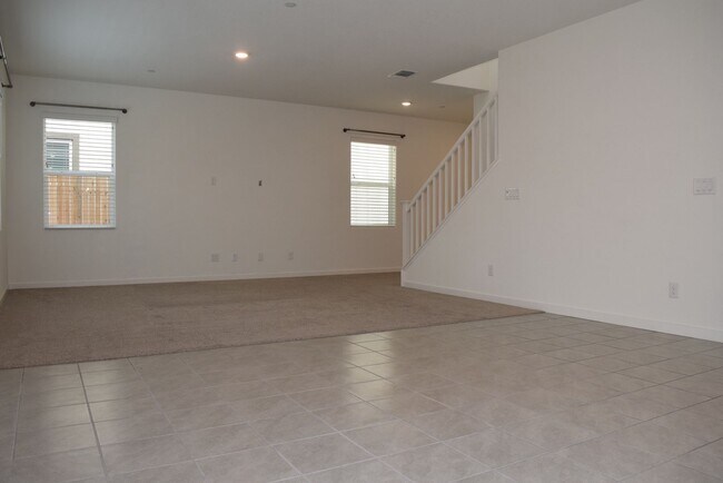 Building Photo - 3820 Ponderosa Pine Ln