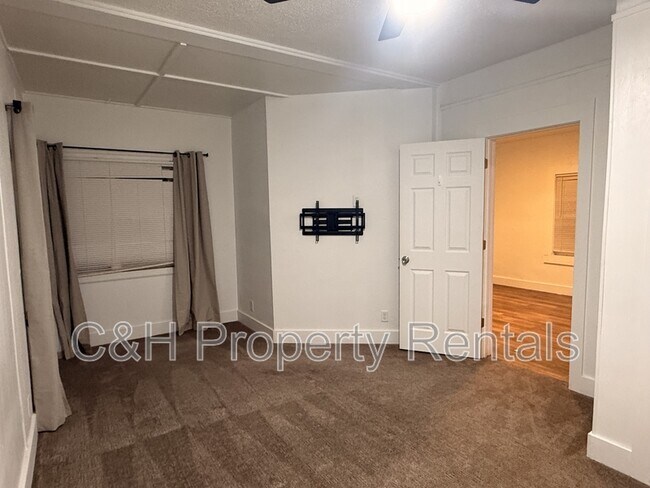 Foto del edificio - 631 Miles Ave