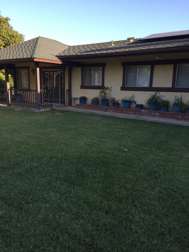 Foto principal - 1276 Lucero St