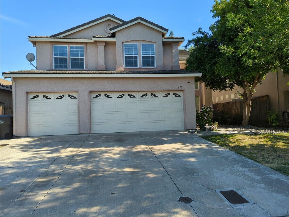 to Weston Ranch House Rental in Stockton, CA