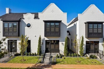 Building Photo - 18821 Selah Wy