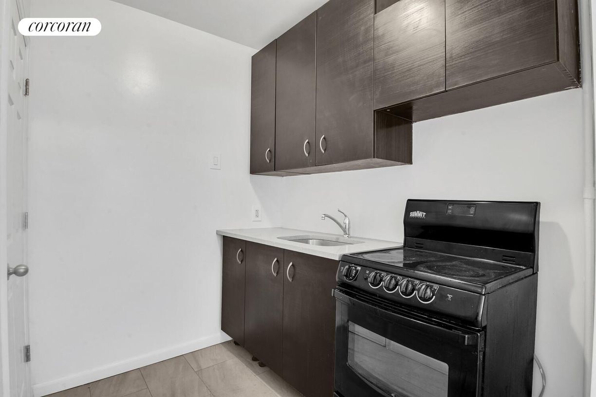 Foto del edificio - 1700 Lexington Ave
