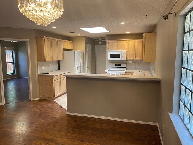 Foto del edificio - 4557 Shingle Oak Ln