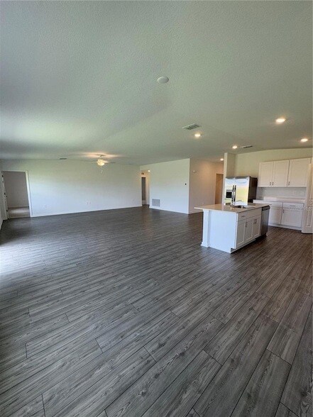 Foto del edificio - 4220 SW 82nd Ln